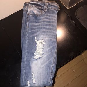Jeans with rips